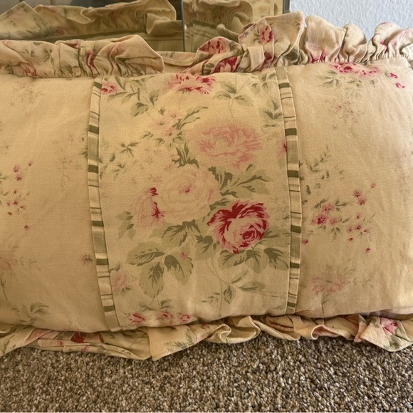 Shabby Chic Floral Pillow Cover - Picture 6 of 11